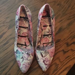 Floral print heels.